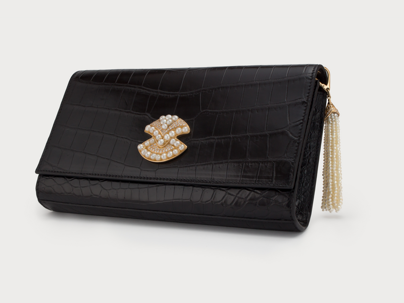 محارة مليئة باللآلئ